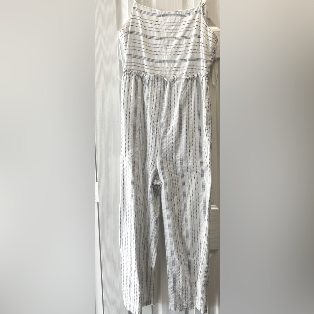 White and blue jumper from copper key in we’ll keep condition